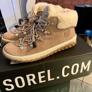 Youth Out N About Conquest Boots